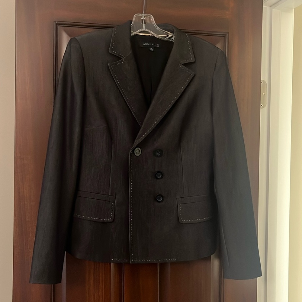 Two piece Anne Klein pantsuit non altered size 10, charcoal